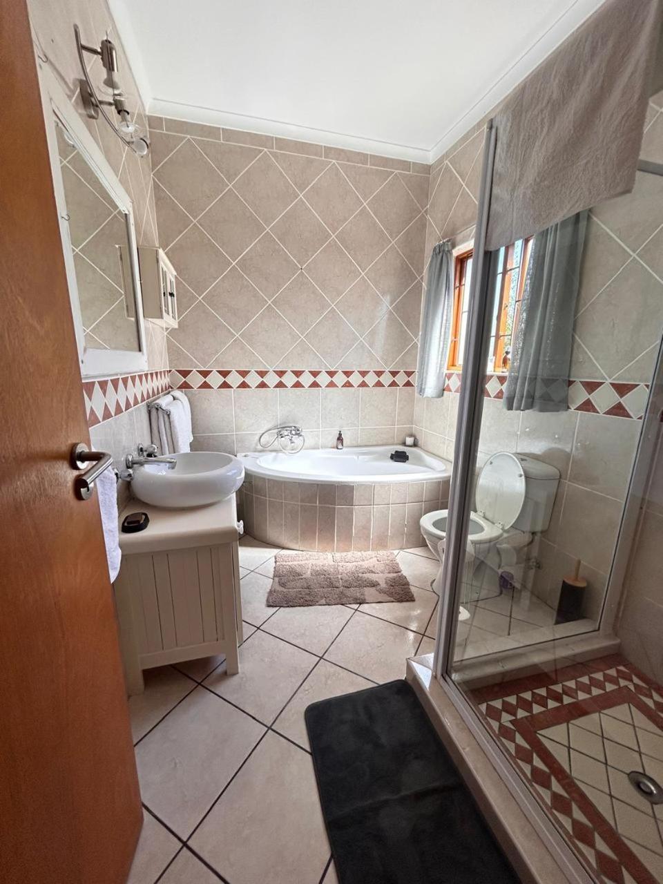 Mirihof Retreat And Olive Estate Hotel Монтегю Екстериор снимка